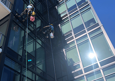 Window-Cleaning-Edmonton--2-Rope-Access-Techs