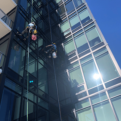 Window-Cleaning-Edmonton--2-Rope-Access-Techs