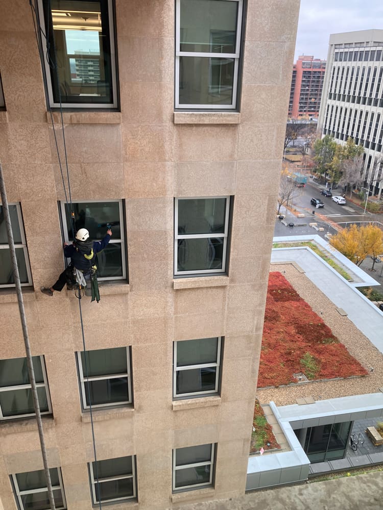 Edmonton-Commercial-window-cleaning